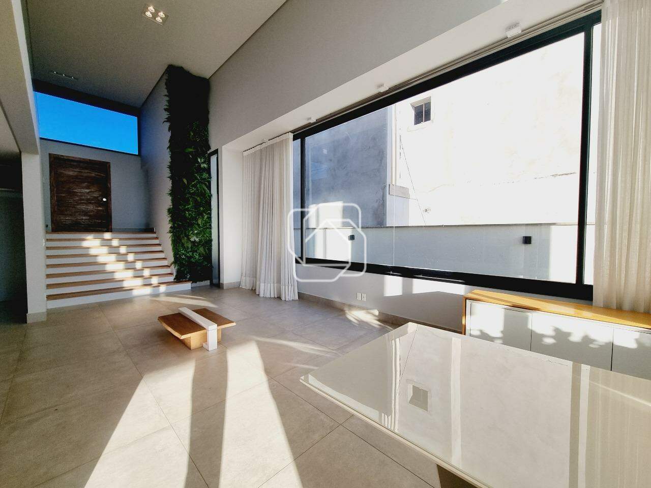 Casa de Condomínio à venda em Indaiatuba - SP - Jardim Vila Paradiso: Sala de estar