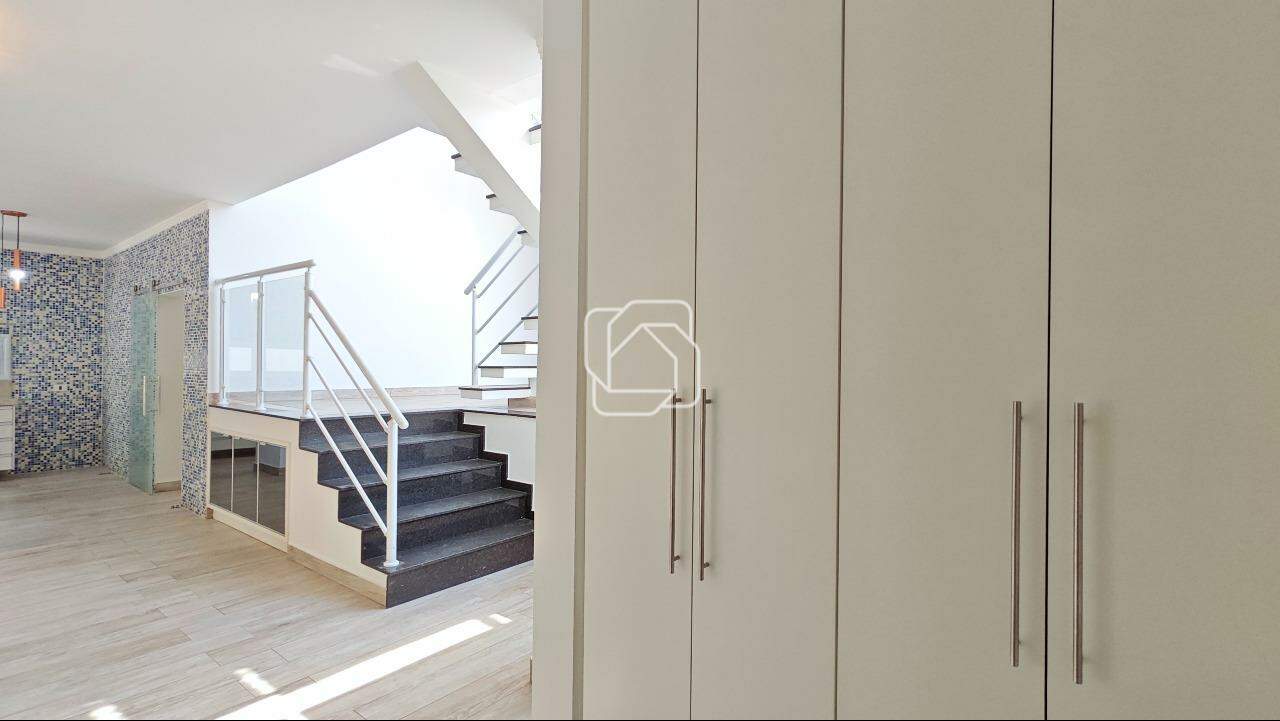 Casa de Condomínio à venda em Indaiatuba - SP - Jardim dos Lagos: Corredor
