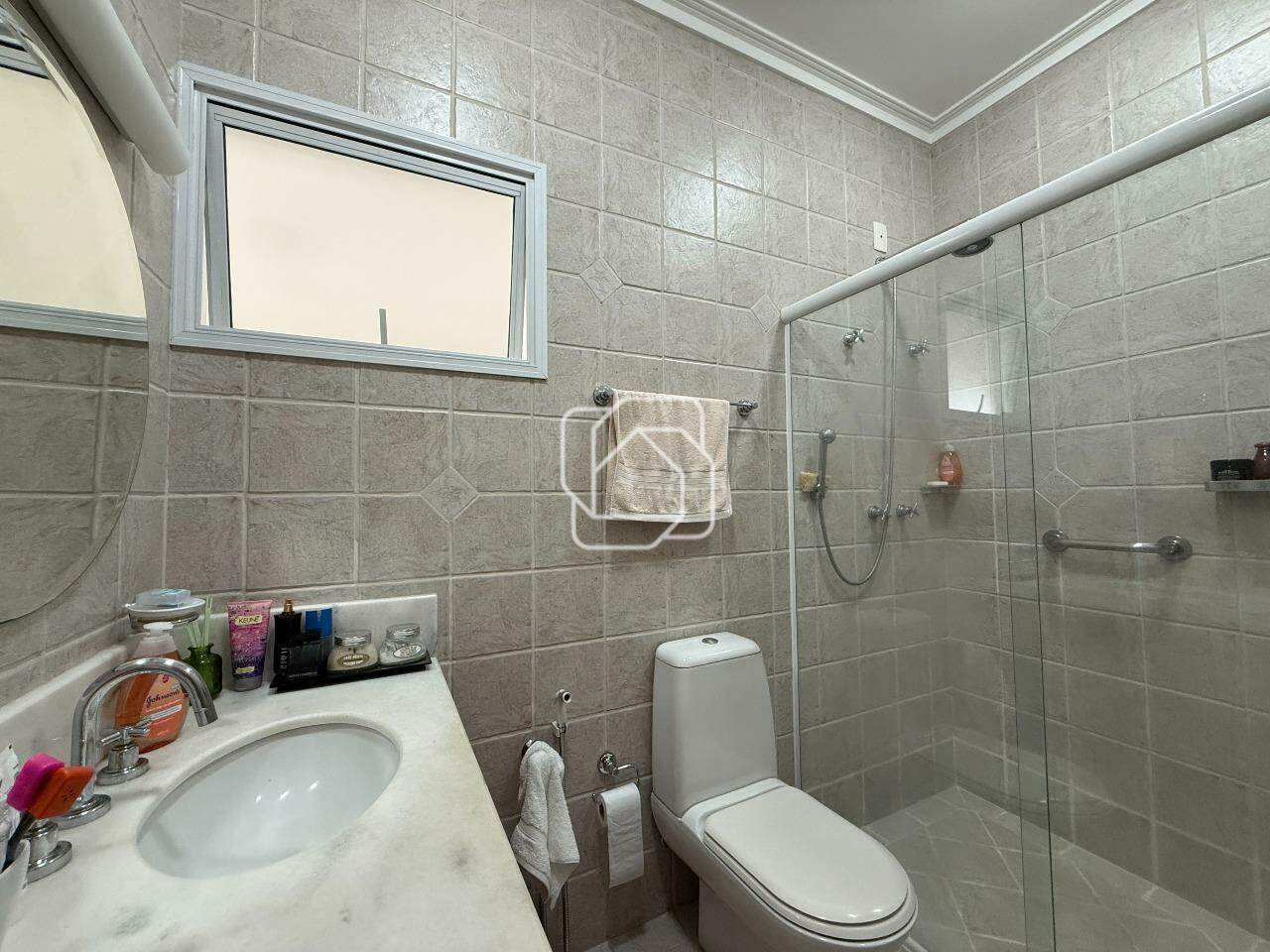 Casa de Condomínio à venda em Indaiatuba - SP - Jardim Residencial Santa Clara: Banheiro
