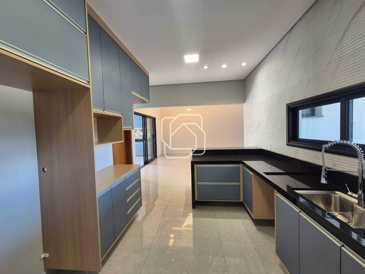 Casa de Condomínio à venda em Indaiatuba - SP - Jardim Residencial Dona Maria José: Cozinha