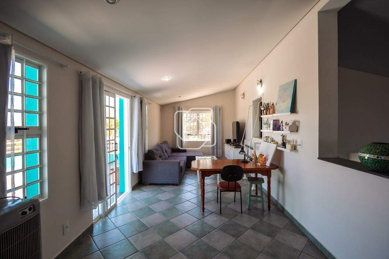 Casa de Condomínio à venda em Indaiatuba - SP - Vale das Laranjeiras: Sala de estar
