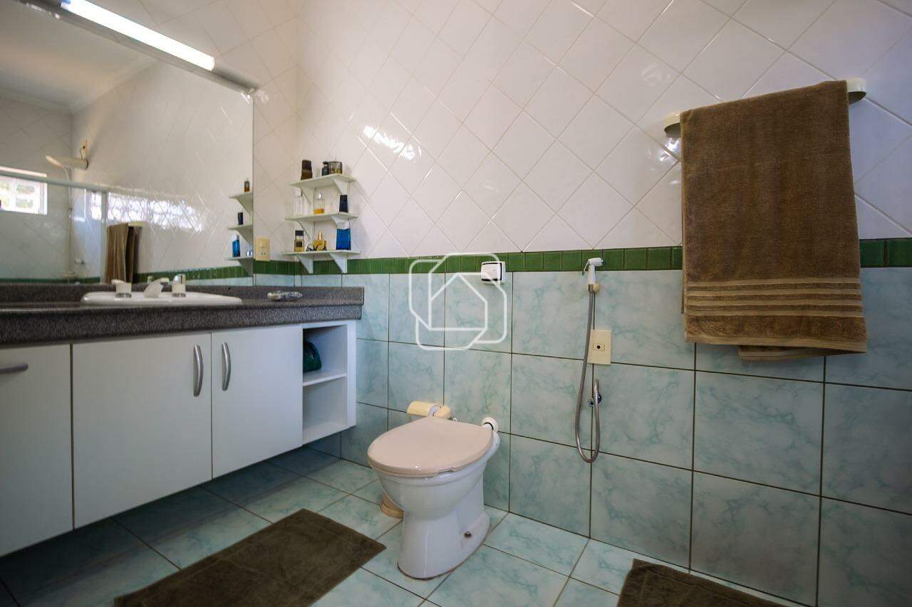Casa de Condomínio à venda em Indaiatuba - SP - Vale das Laranjeiras: Banheiro