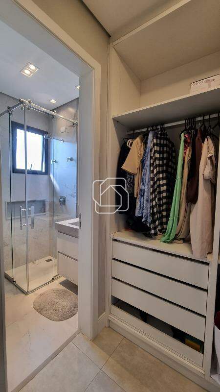 Casa de Condomínio para aluguel em Indaiatuba - SP - Residencial Duas Marias: Closet suíte 1