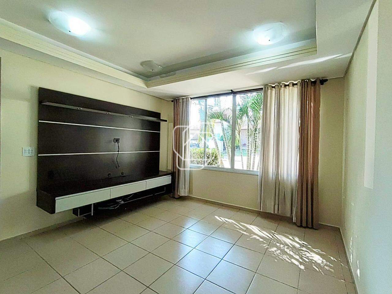 Casa de Condomínio para aluguel em Itu - SP - Portal da Vila Rica : Sala de estar