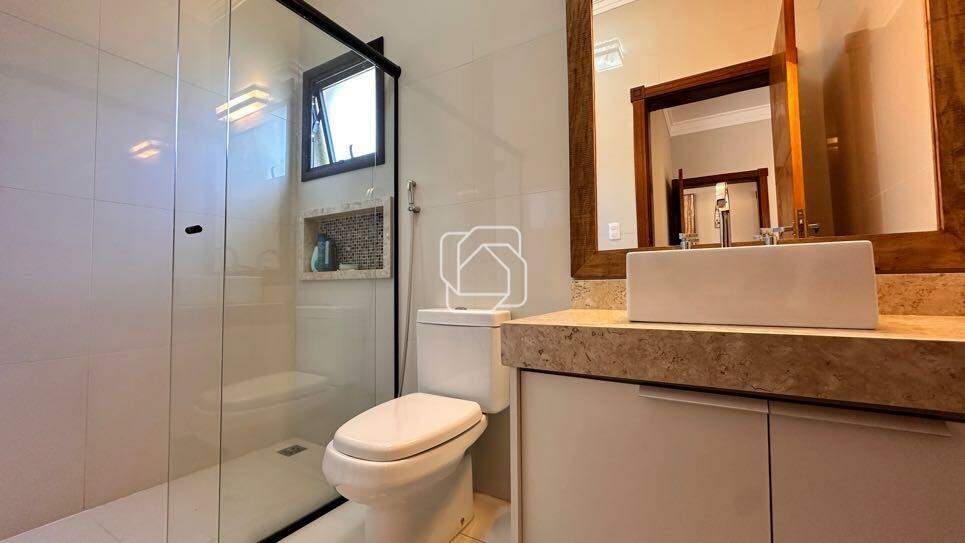 Casa de Condomínio à venda em Indaiatuba - SP - Jardim Residencial Santa Clara: Banheiro