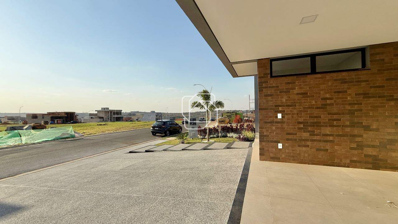 Casa de Condomínio à venda em Indaiatuba - SP - Jardim Residencial Dona Maria Cândida: Garagem