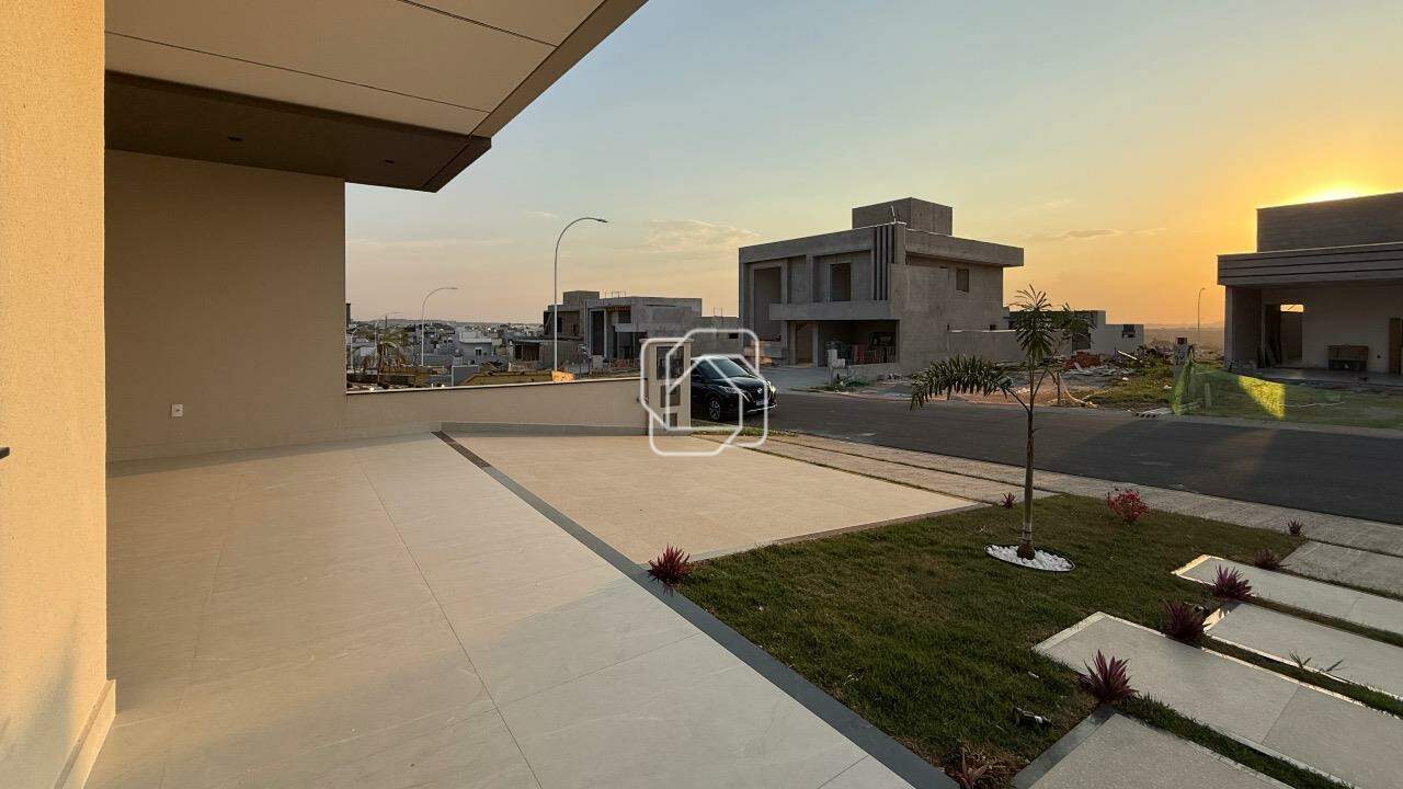 Casa de Condomínio à venda em Indaiatuba - SP - Jardim Residencial Dona Maria Cândida: Garagem