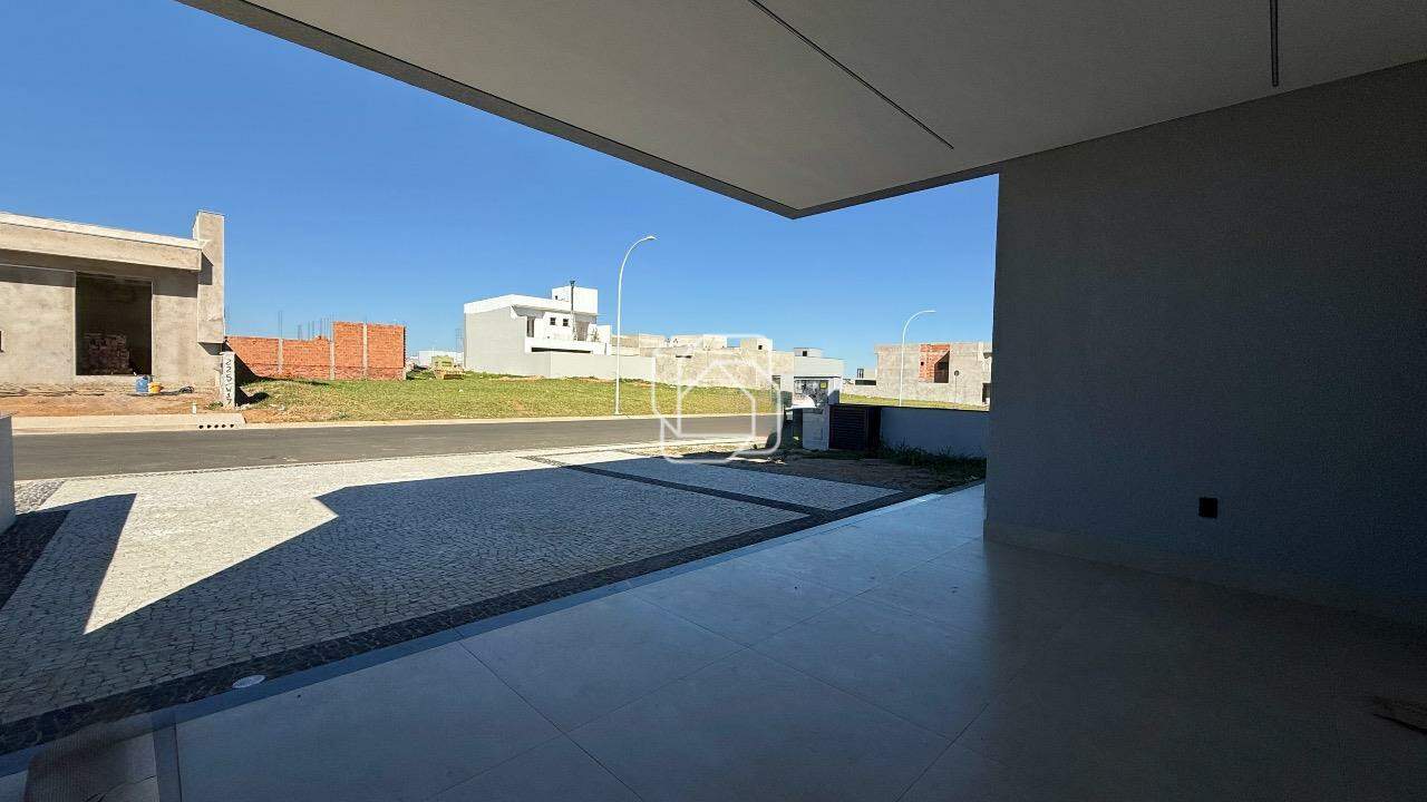 Casa de Condomínio à venda em Indaiatuba - SP - Jardim Residencial Dona Maria Cândida: Garagem