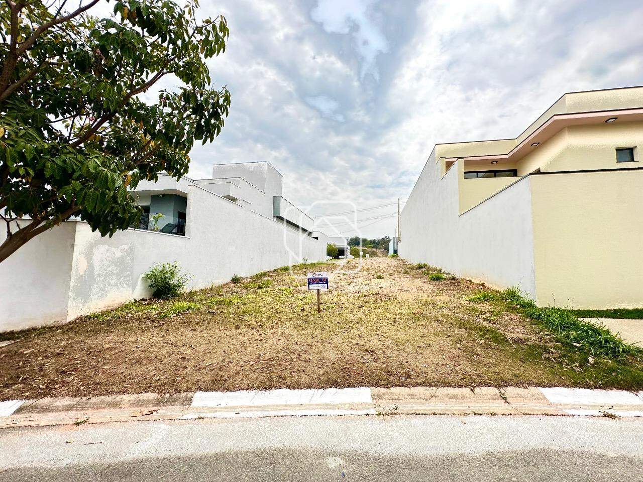 Terreno à venda em Itu - SP - Condomínio Gardenville: 