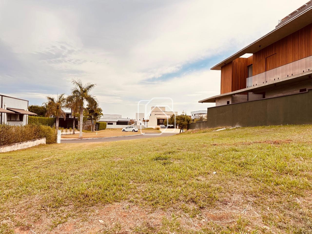 Terreno à venda em Itu - SP - Condomínio Villas do Golfe: