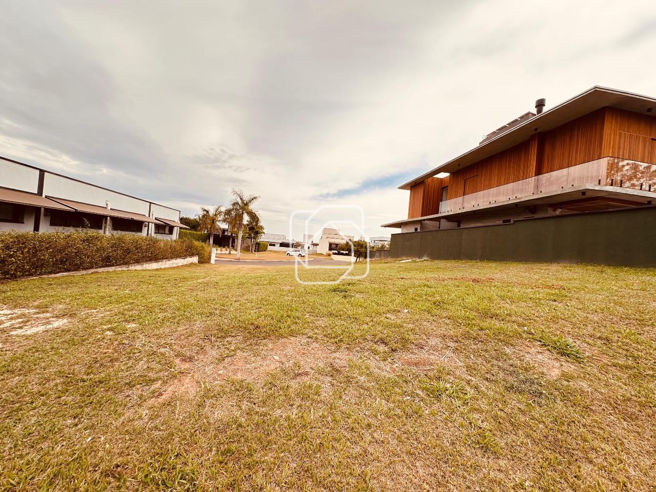 Terreno à venda em Itu - SP - Condomínio Villas do Golfe: