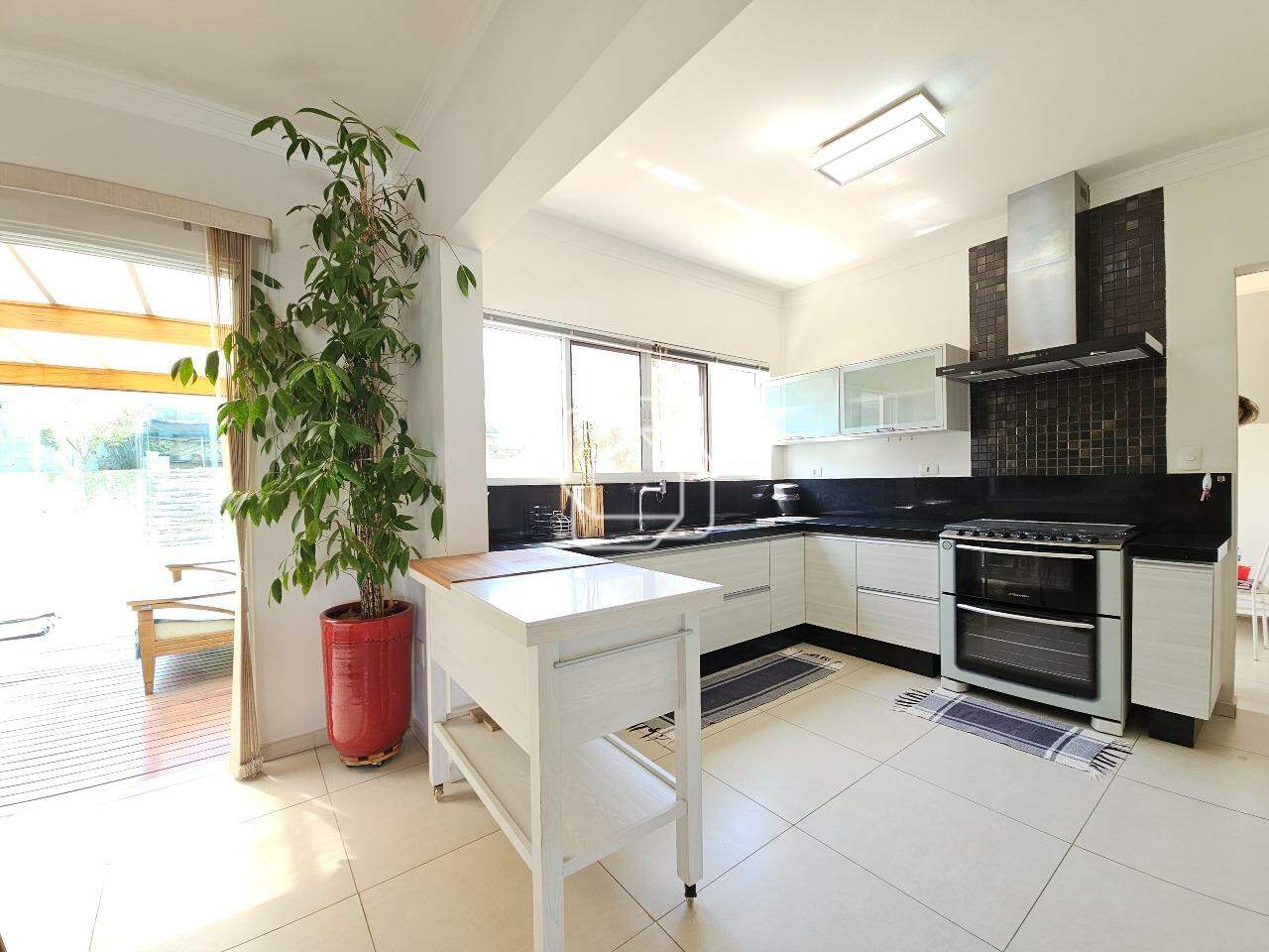Casa de Condomínio à venda em Indaiatuba - SP - Colinas do Mosteiro de Itaici: Cozinha
