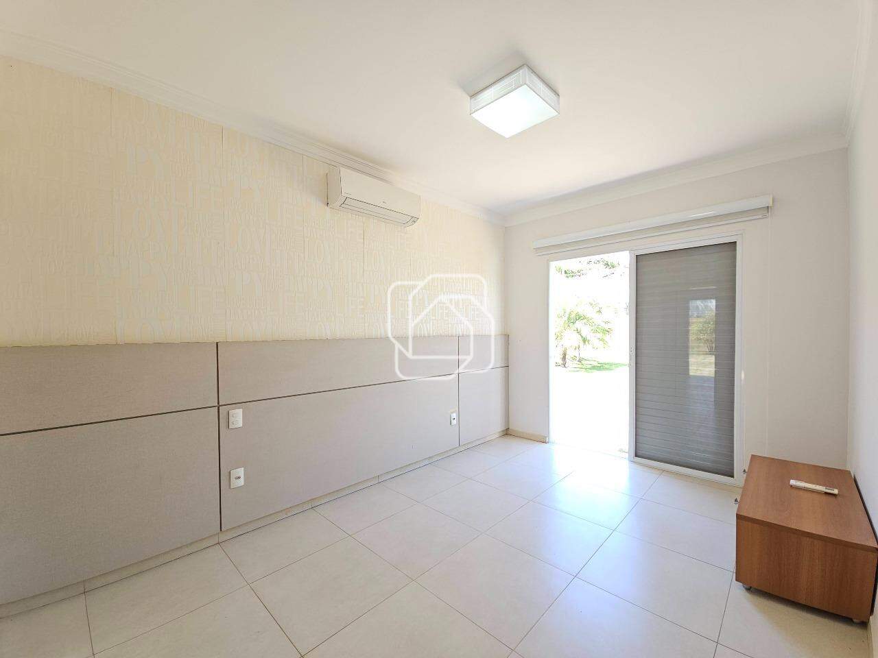 Casa de Condomínio à venda em Indaiatuba - SP - Colinas do Mosteiro de Itaici: Dormitório