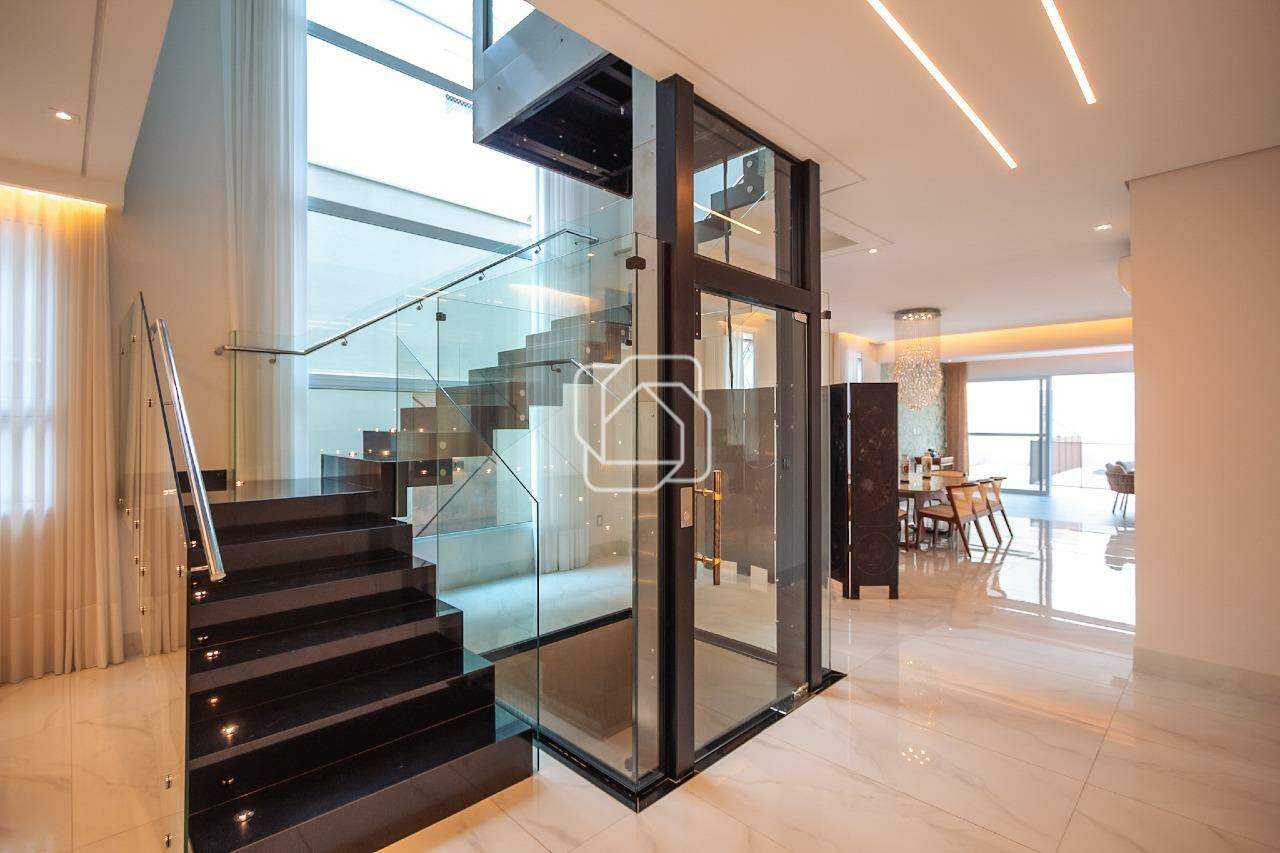Casa de Condomínio para aluguel em Indaiatuba - SP - Jardim Vila Paradiso: Escadas/elevador