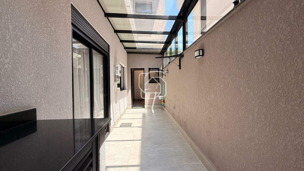 Casa de Condomínio à venda em Indaiatuba - SP - Jardim Residencial Dona Lucilla: Corredor lateral