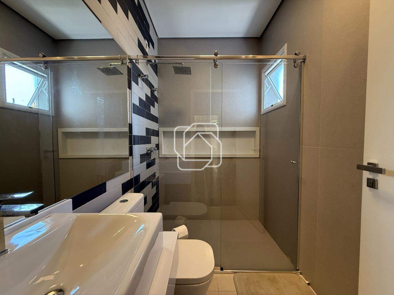Casa de Condomínio à venda em Indaiatuba - SP - Condomínio Terra Magna: Banheiro