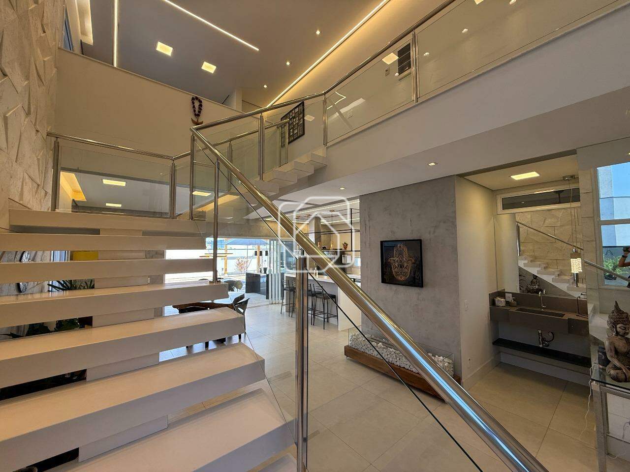 Casa de Condomínio à venda em Indaiatuba - SP - Condomínio Terra Magna: Escadas