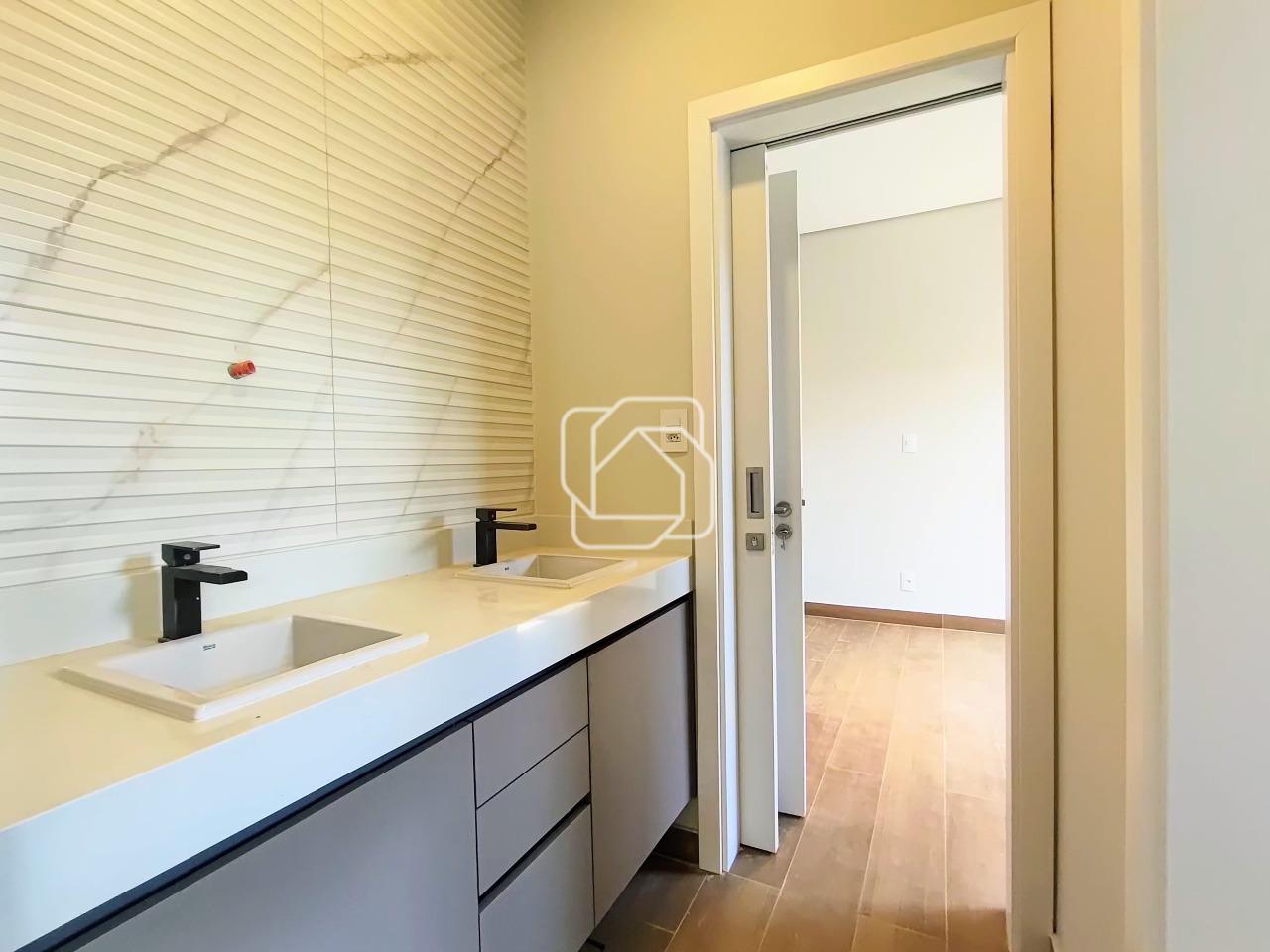 Casa de Condomínio à venda em Itu - SP - Condomínio UNA: Banheiro da Demi suíte