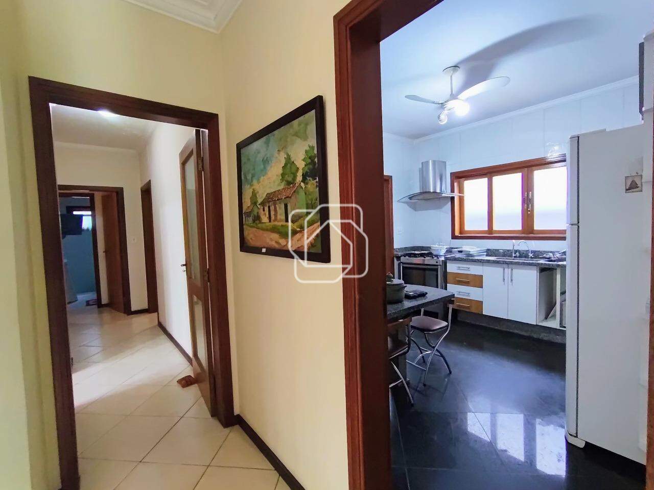 Casa de Condomínio para aluguel em Itu - SP - Portal da Vila Rica : Corredor