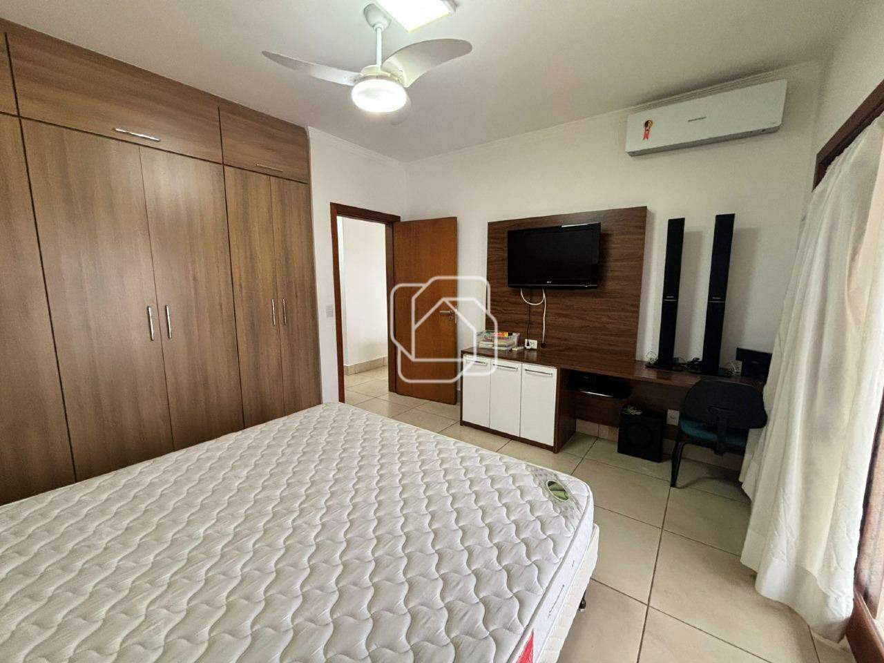 Casa de Condomínio para aluguel em Indaiatuba - SP - Helvetia Park: 