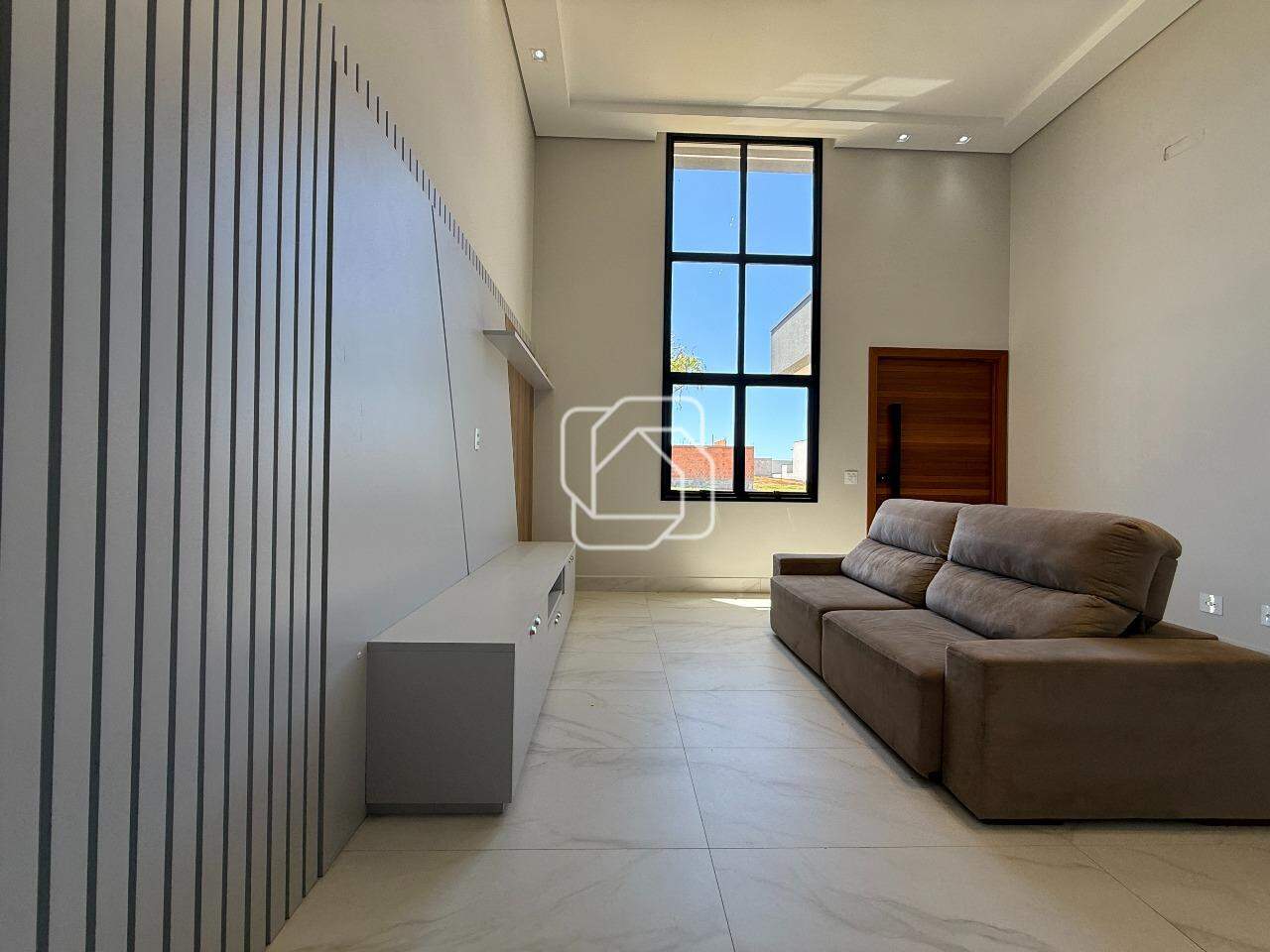 Casa de Condomínio à venda em Indaiatuba - SP - Jardim Residencial Dona Maria Cândida: Sala de estar