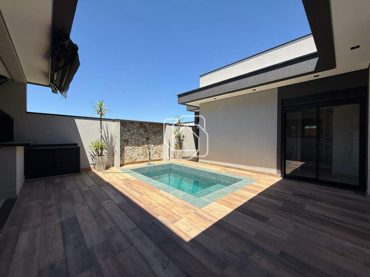 Casa de Condomínio à venda em Indaiatuba - SP - Jardim Residencial Dona Maria Cândida: Área da piscina