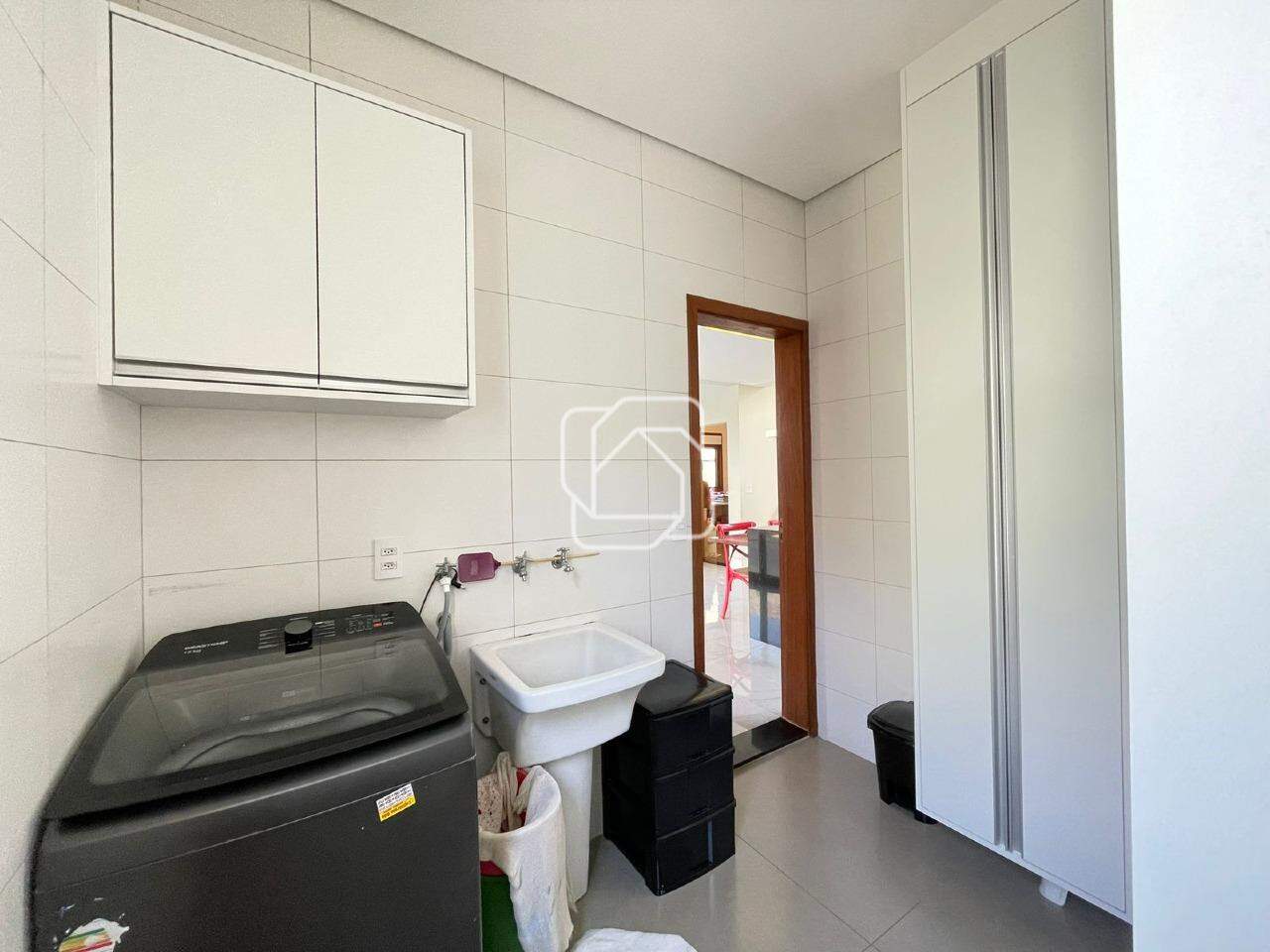Casa de Condomínio à venda em Indaiatuba - SP - Jardim Residencial Alto de Itaici: Lavanderia