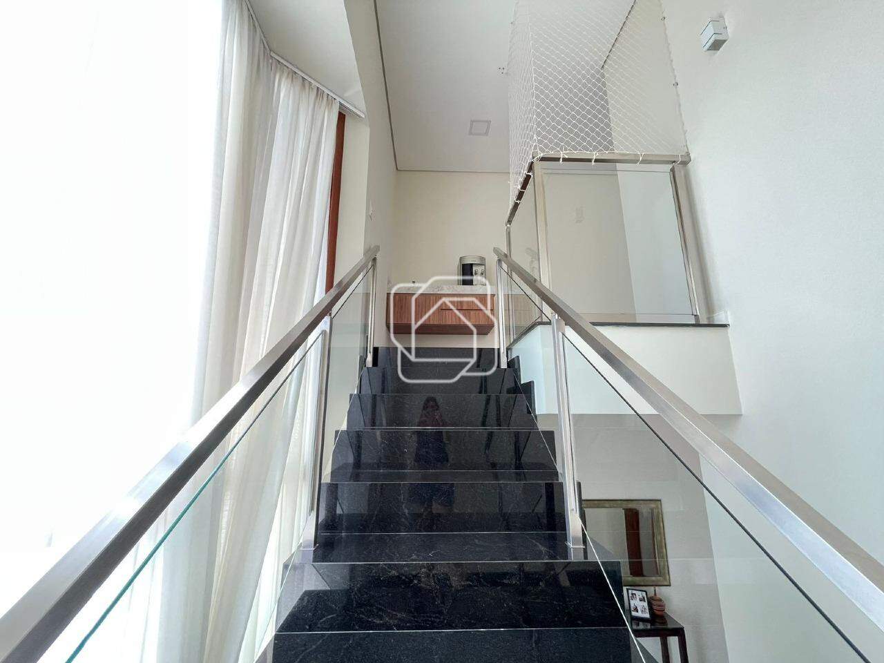 Casa de Condomínio à venda em Indaiatuba - SP - Jardim Residencial Alto de Itaici: Escadas