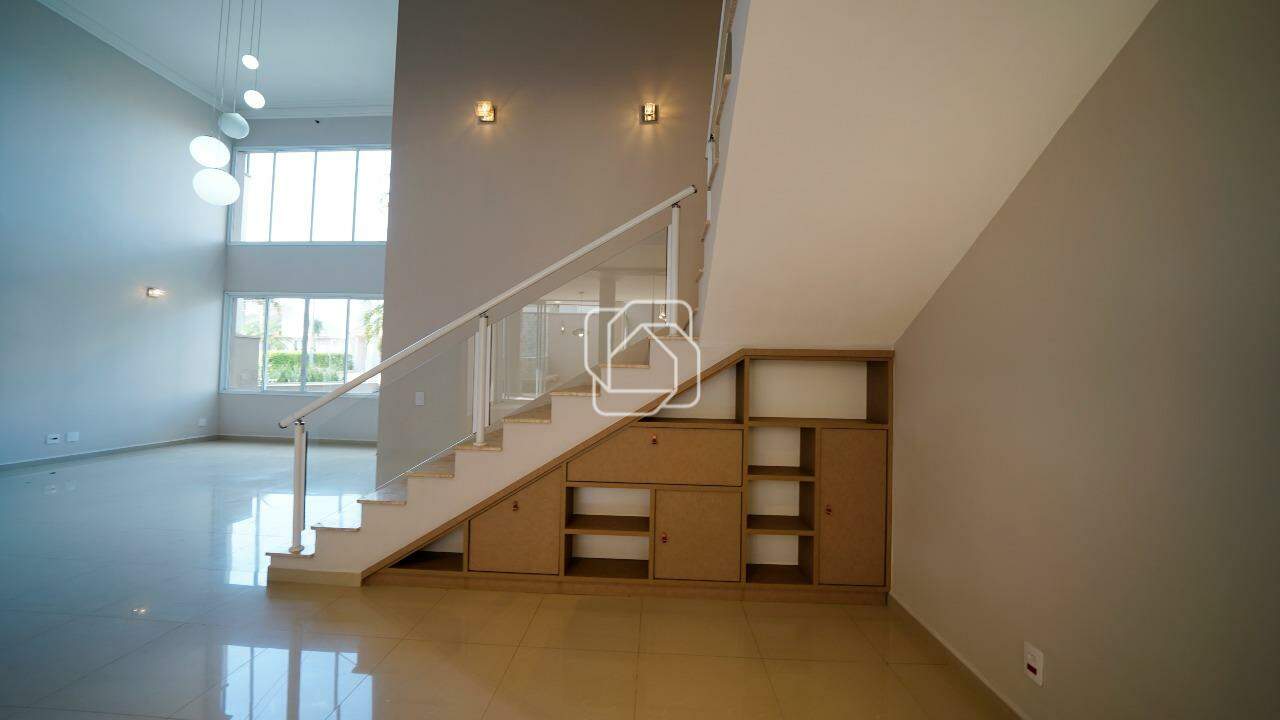 Casa de Condomínio à venda em Indaiatuba - SP - Vila Residencial Green Park: Escadas