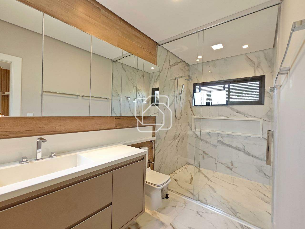 Casa de Condomínio à venda em Indaiatuba - SP - Jardim Residencial Santa Clara: Banheiro