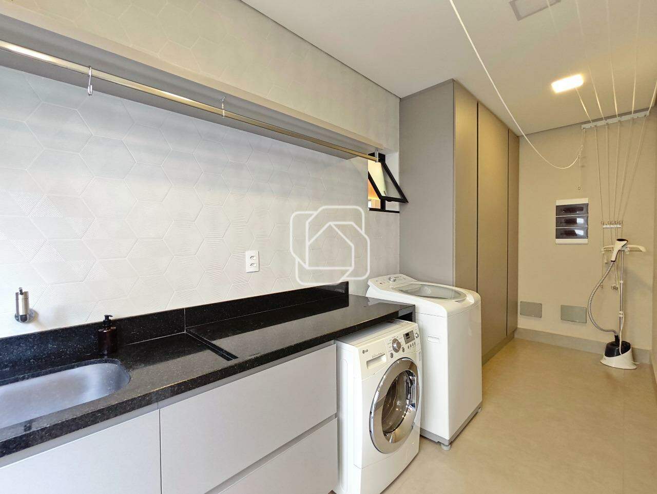 Casa de Condomínio à venda em Indaiatuba - SP - Jardim Residencial Santa Clara: Lavanderia