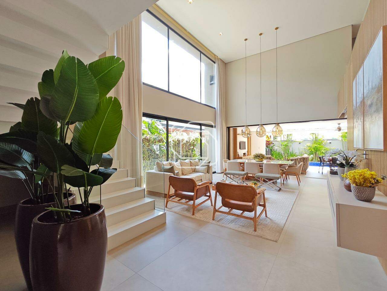 Casa de Condomínio à venda em Indaiatuba - SP - Jardim Residencial Santa Clara: Sala de estar