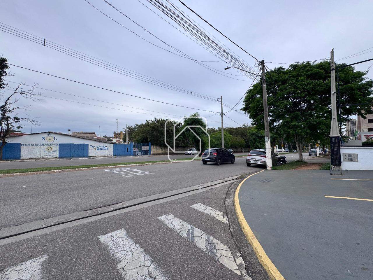 Salão e Lojas para aluguel em Itu - SP - Itu Novo Centro: