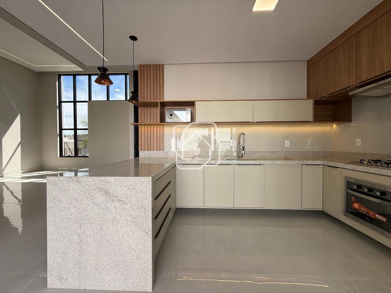 Casa de Condomínio à venda em Indaiatuba - SP - Residencial London Park: Cozinha integrada