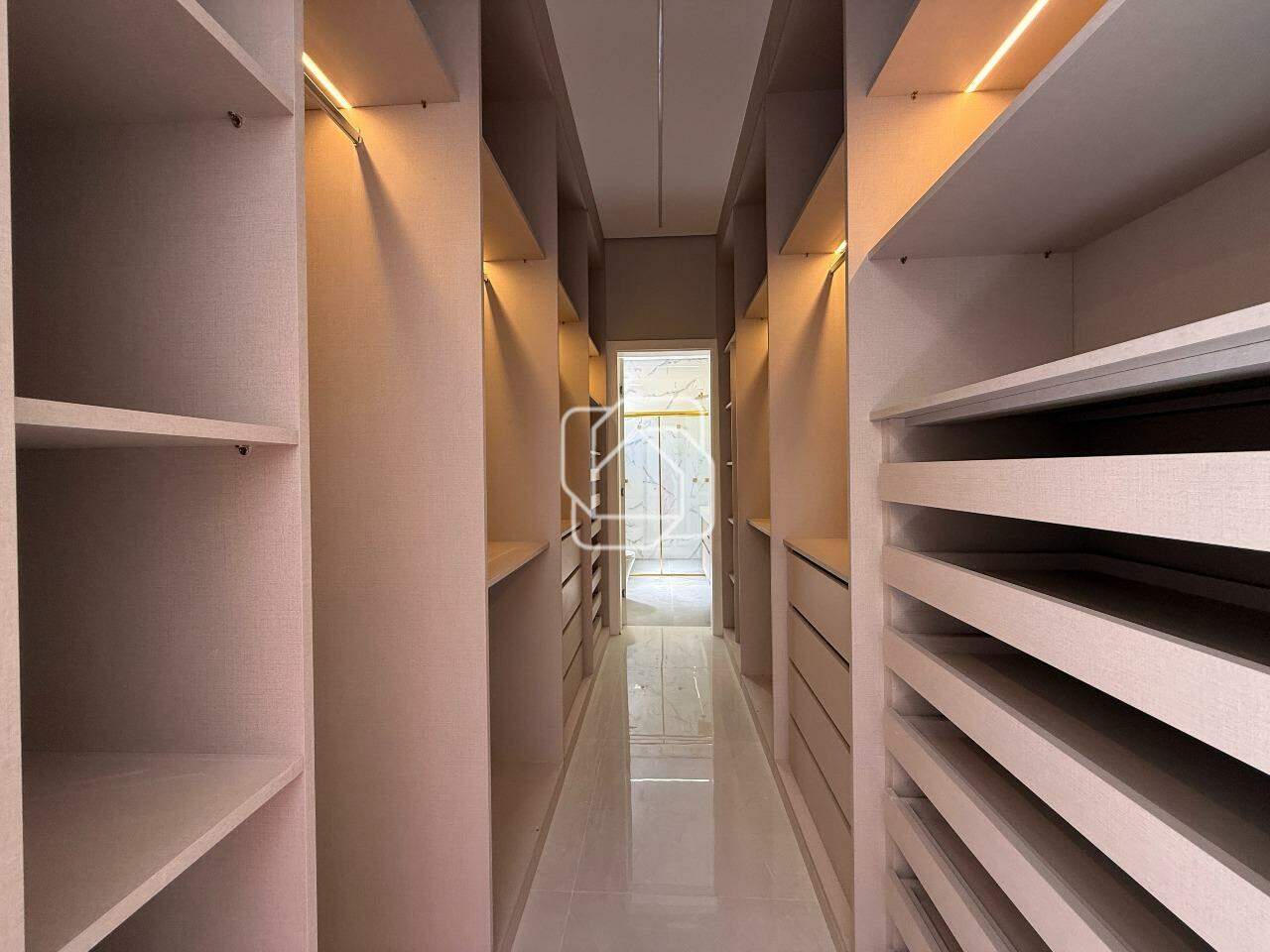 Casa de Condomínio à venda em Indaiatuba - SP - Residencial London Park: Closet