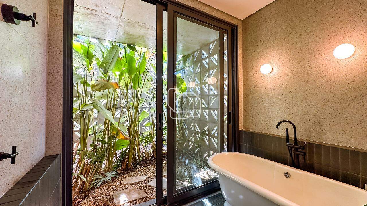 Casa de Condomínio à venda em Indaiatuba - SP - Lagos de Shanadu: Banheiro