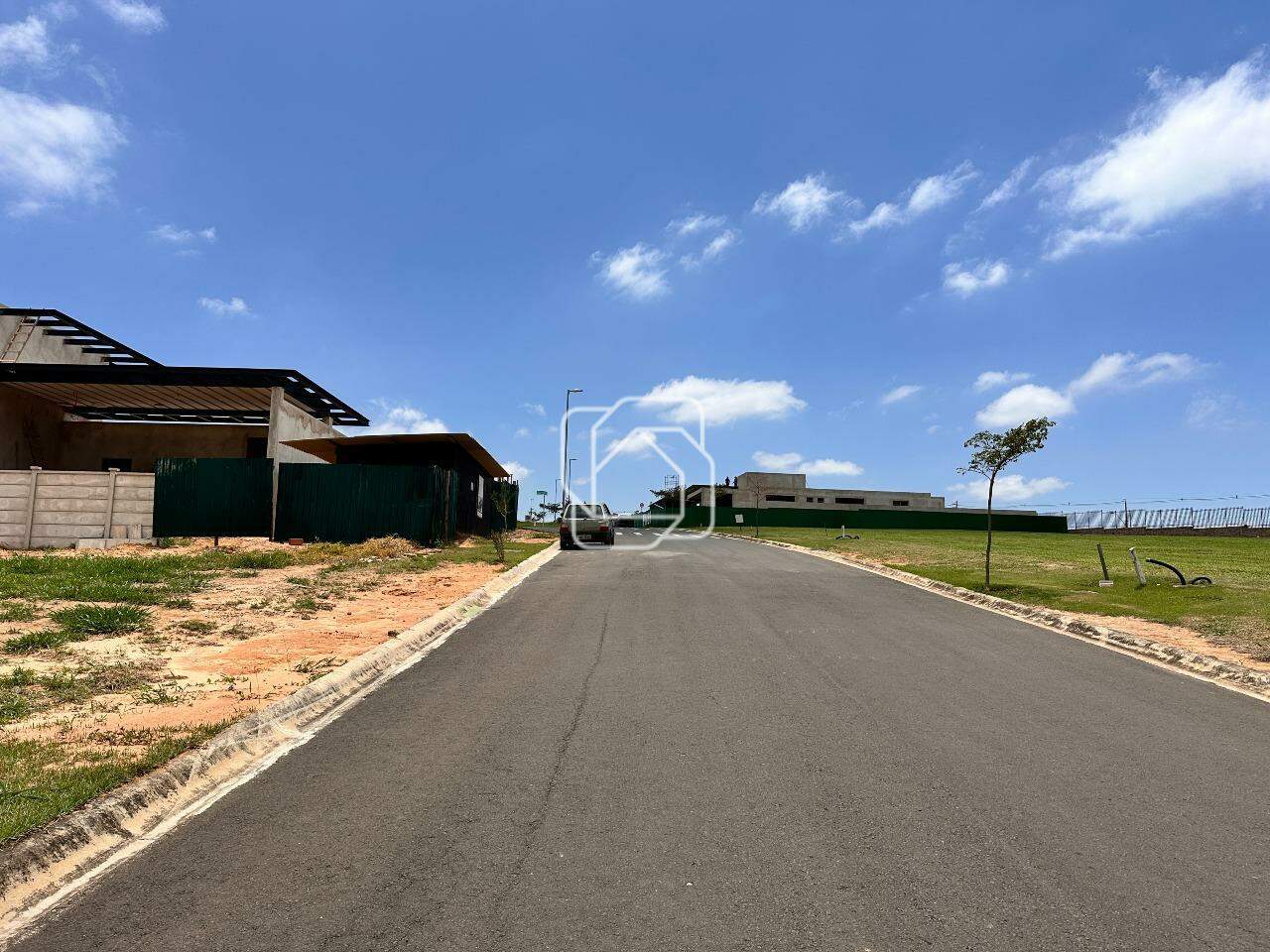 Terreno à venda em Indaiatuba - SP - Reserva Petrus: Rua do terreno