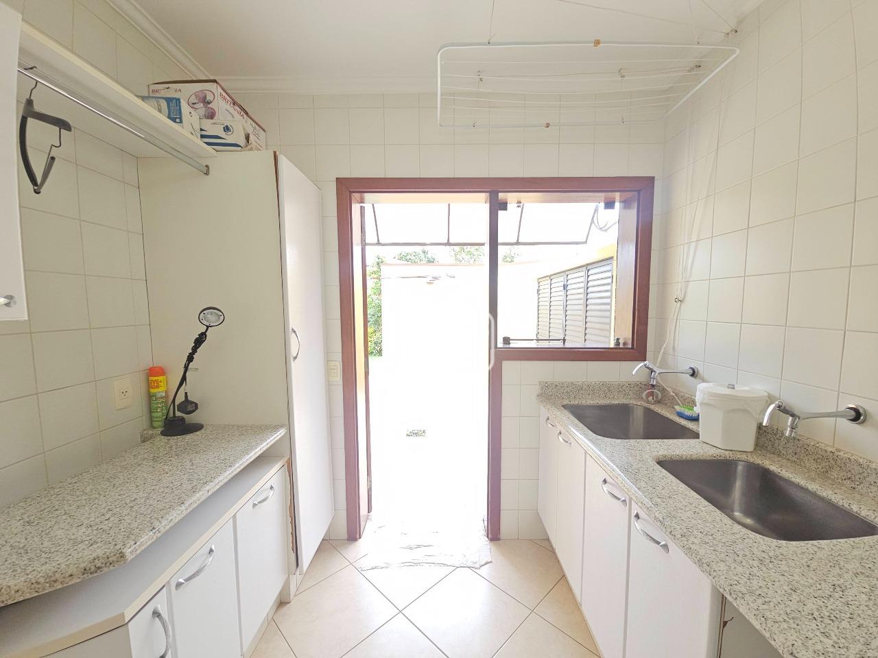 Casa de Condomínio à venda em Indaiatuba - SP - Recanto das Flores: Lavanderia
