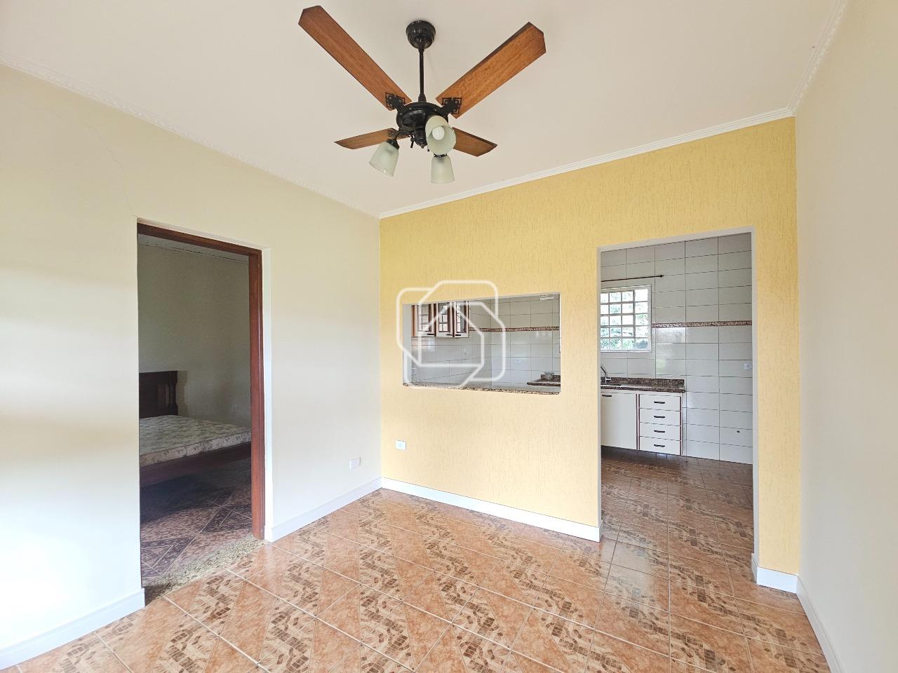 Casa de Condomínio à venda em Indaiatuba - SP - Recanto das Flores: Sala da casa de hóspedes 