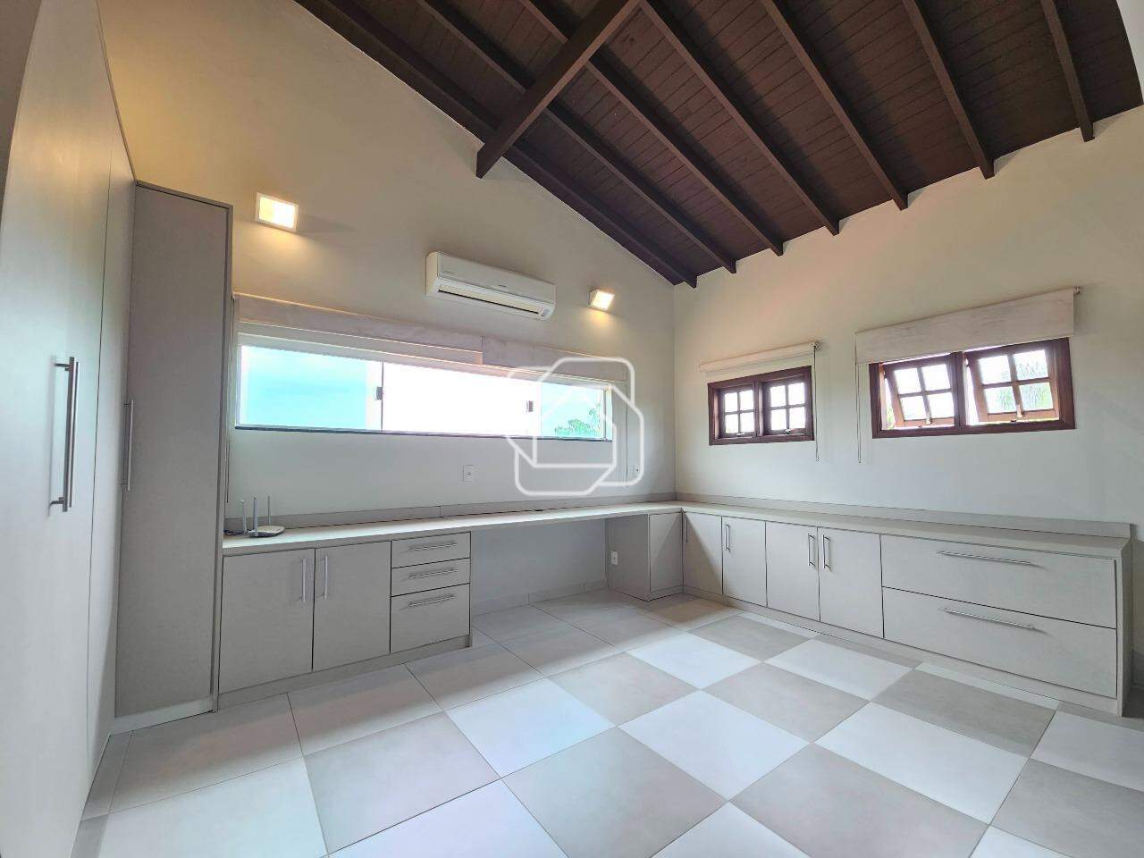 Casa de Condomínio à venda em Indaiatuba - SP - Terras de Itaici: Escritório