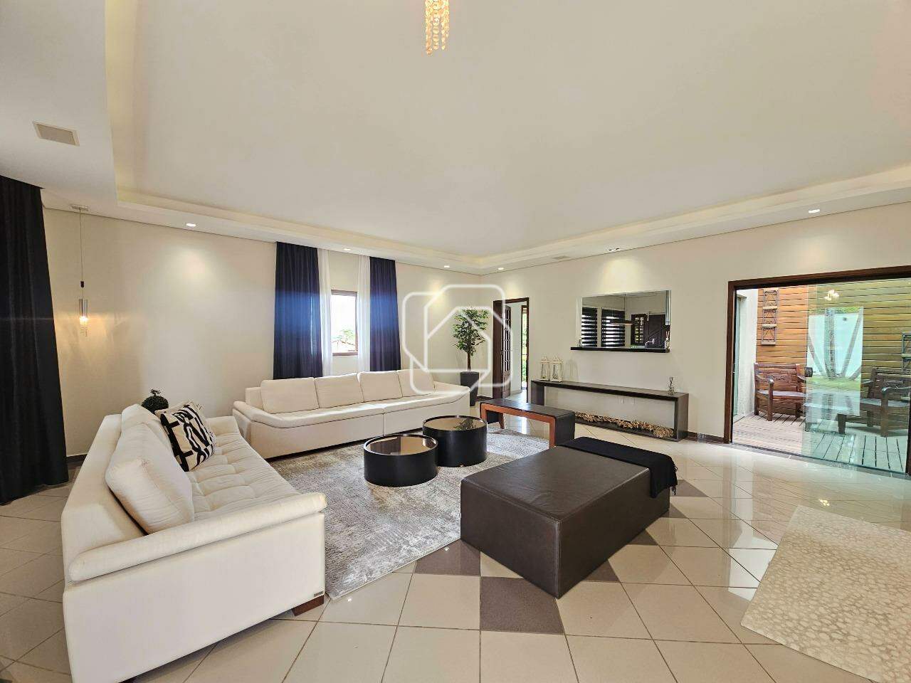 Casa de Condomínio à venda em Indaiatuba - SP - Terras de Itaici: Sala de estar