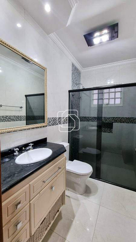 Casa de Condomínio à venda em Indaiatuba - SP - Jardim Vila Paradiso: Banheiro