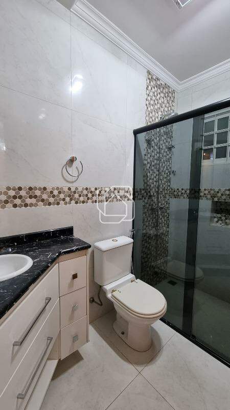 Casa de Condomínio à venda em Indaiatuba - SP - Jardim Vila Paradiso: Banheiro