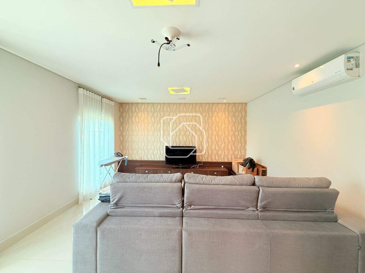 Casa de Condomínio à venda em Indaiatuba - SP - Helvetia Park: Sala de TV