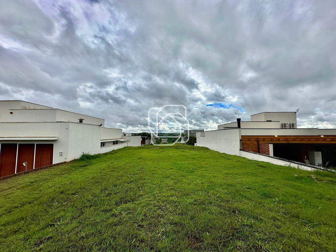 Terreno à venda em Itu - SP - Condomínio Villas do Golfe: 