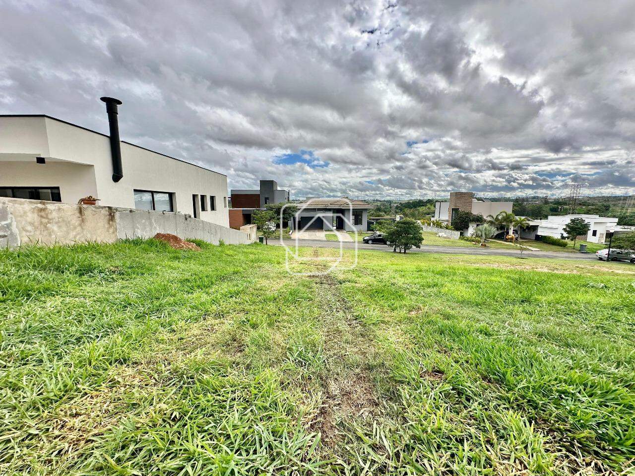 Terreno à venda em Itu - SP - Condomínio Villas do Golfe: 