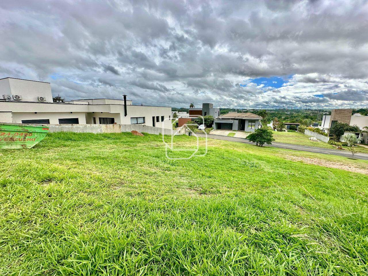 Terreno à venda em Itu - SP - Condomínio Villas do Golfe: 