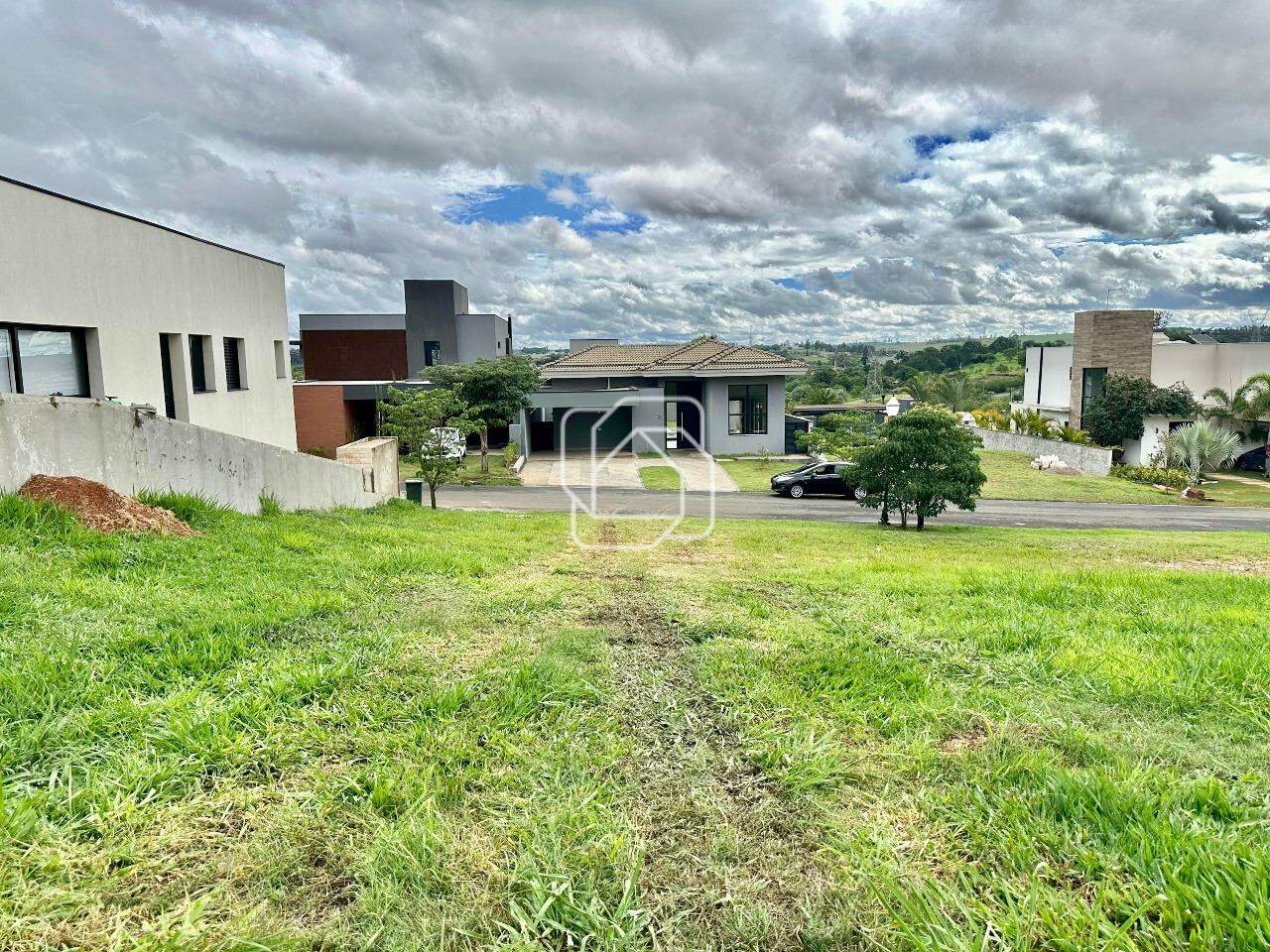Terreno à venda em Itu - SP - Condomínio Villas do Golfe: 