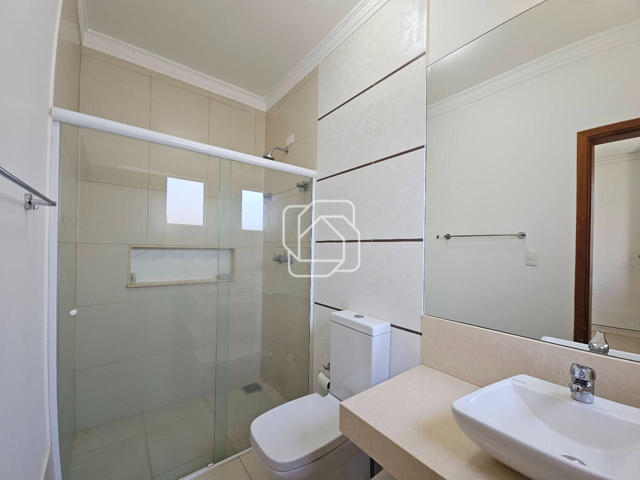 Casa de Condomínio para aluguel em Indaiatuba - SP - Colinas do Mosteiro de Itaici: Banheiro