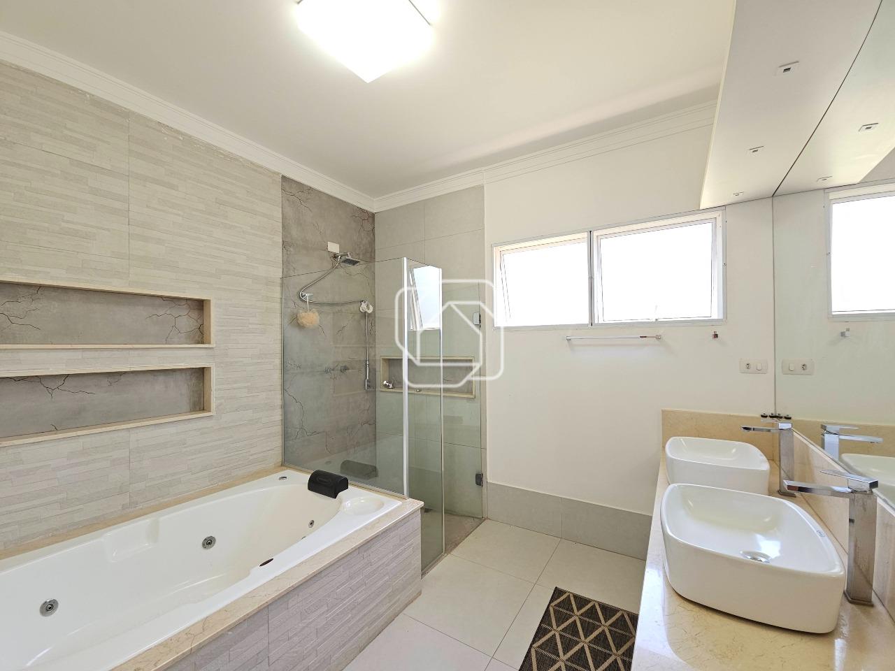 Casa de Condomínio para aluguel em Indaiatuba - SP - Colinas do Mosteiro de Itaici: Banheiro